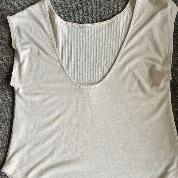 Kira brand shiny sequin blouse/tshirt - Picture 5 of 6